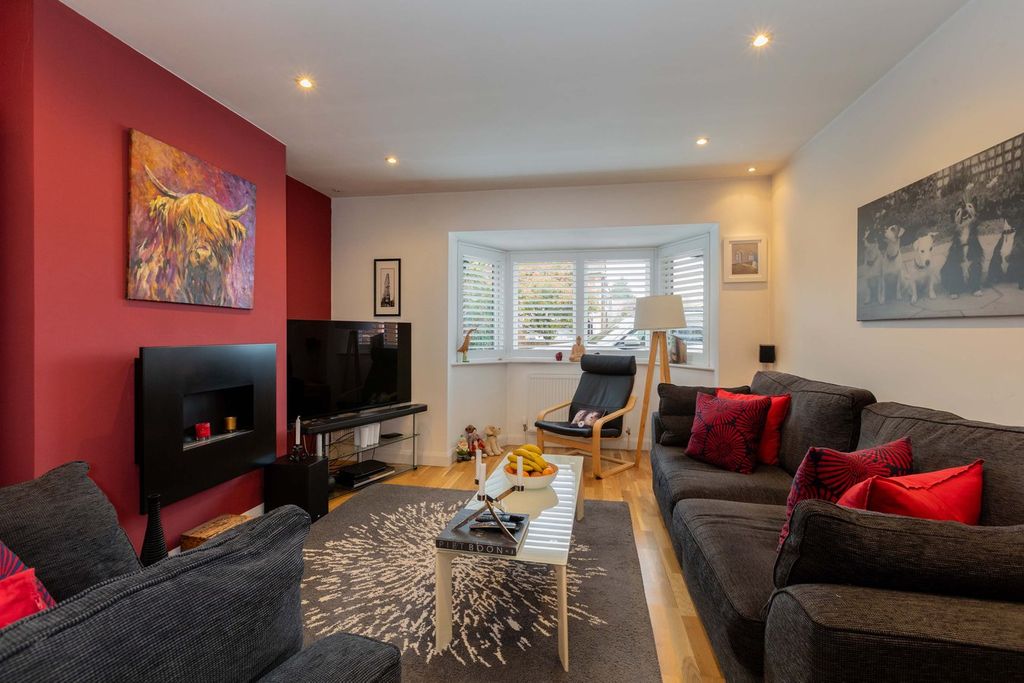 Property photo 3 of 23