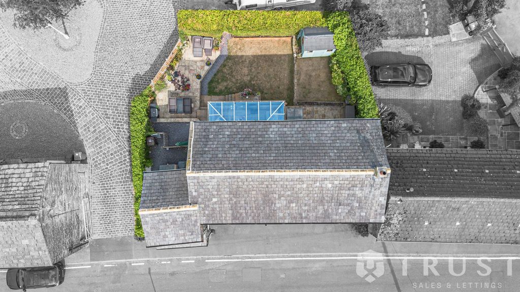 Property photo 2 of 63