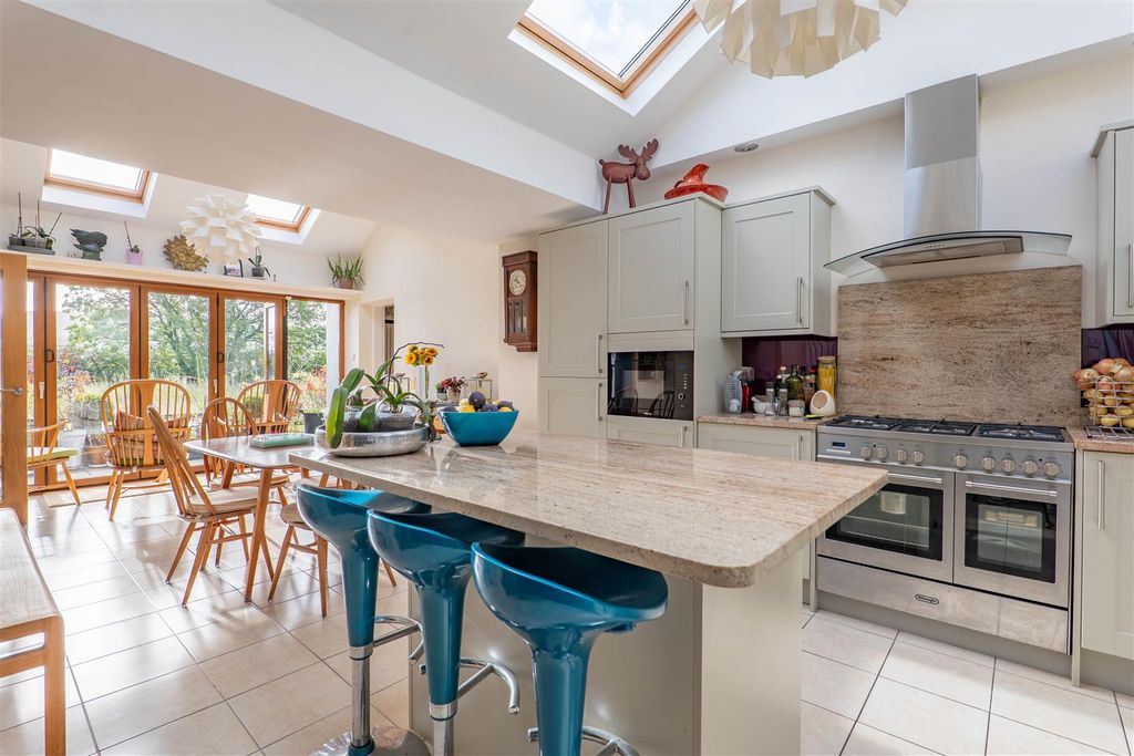 Property photo 3 of 42 Kitchen/Diner