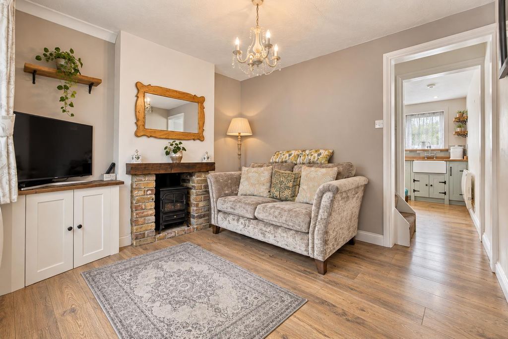 Property photo 2 of 17