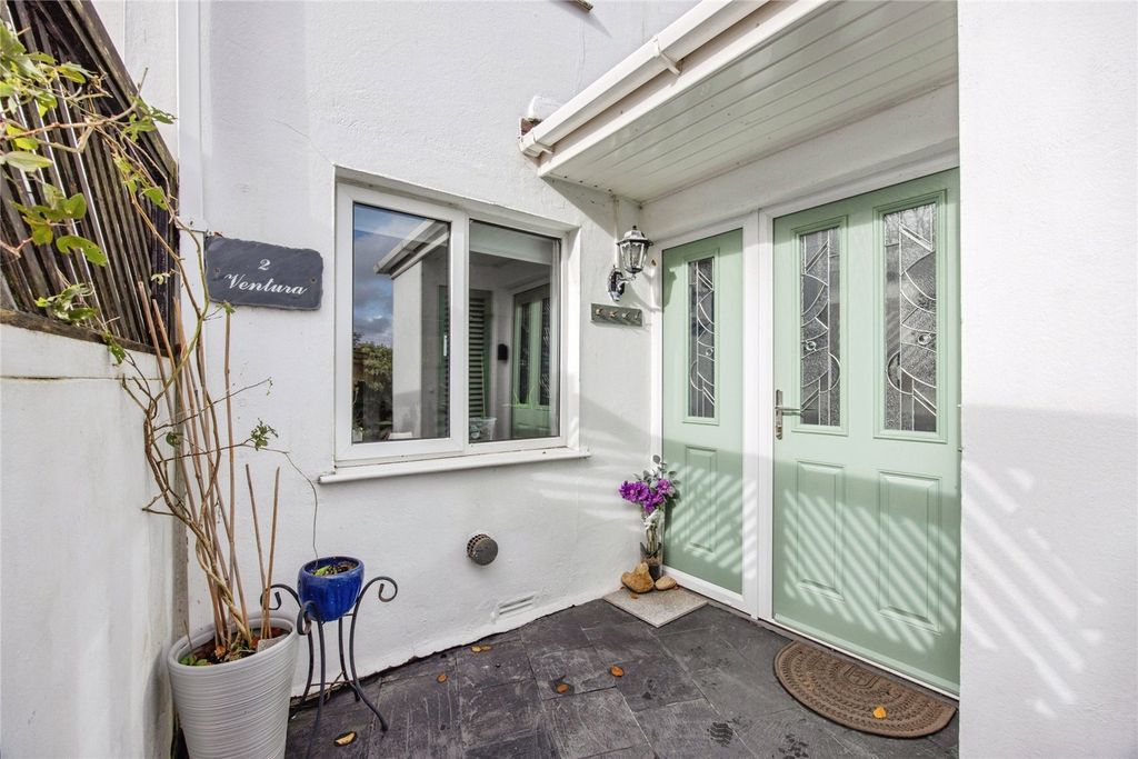 Property photo 2 of 15 Picture No. 18