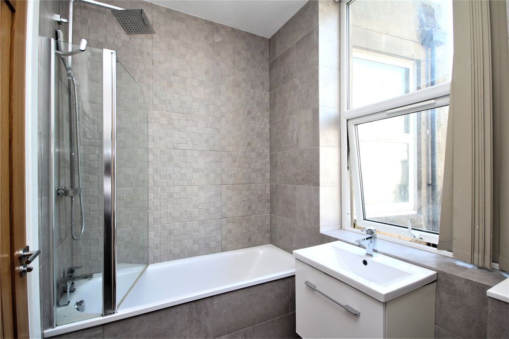 Property photo 2 of 5 Bathroom