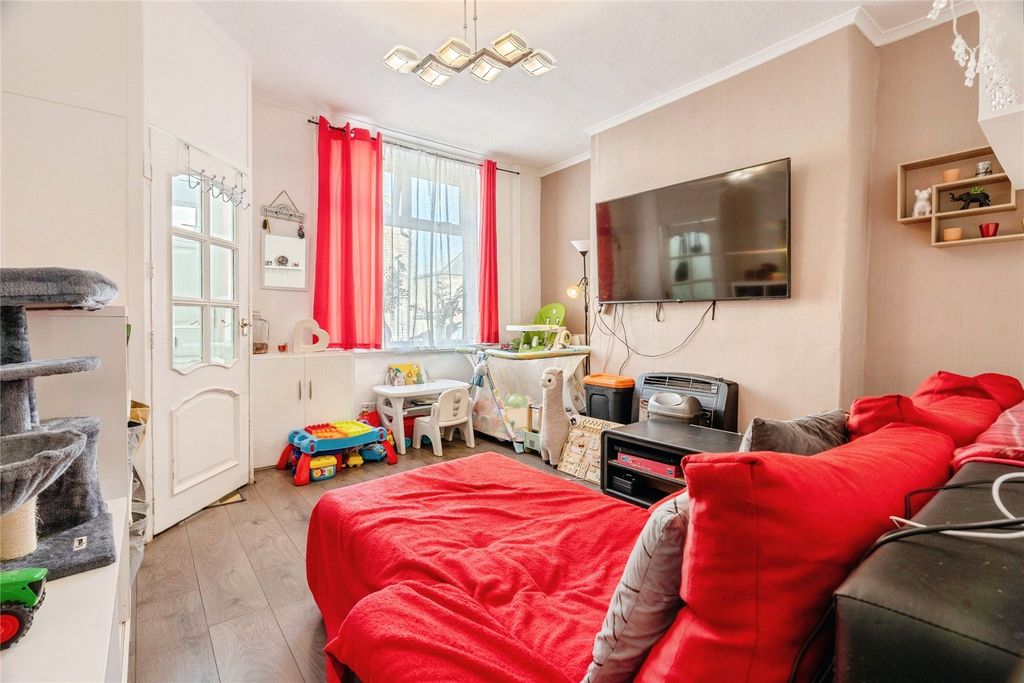 Property photo 3 of 12 Picture No. 02