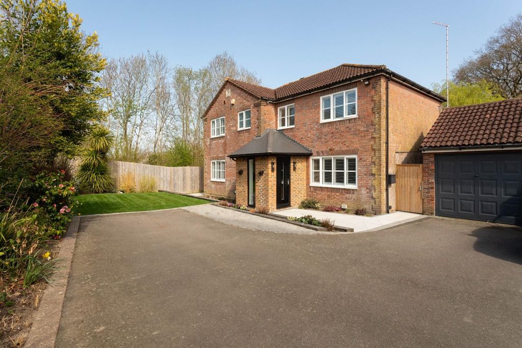 Property photo 1 of 27 Mallard Way-25.Jpg