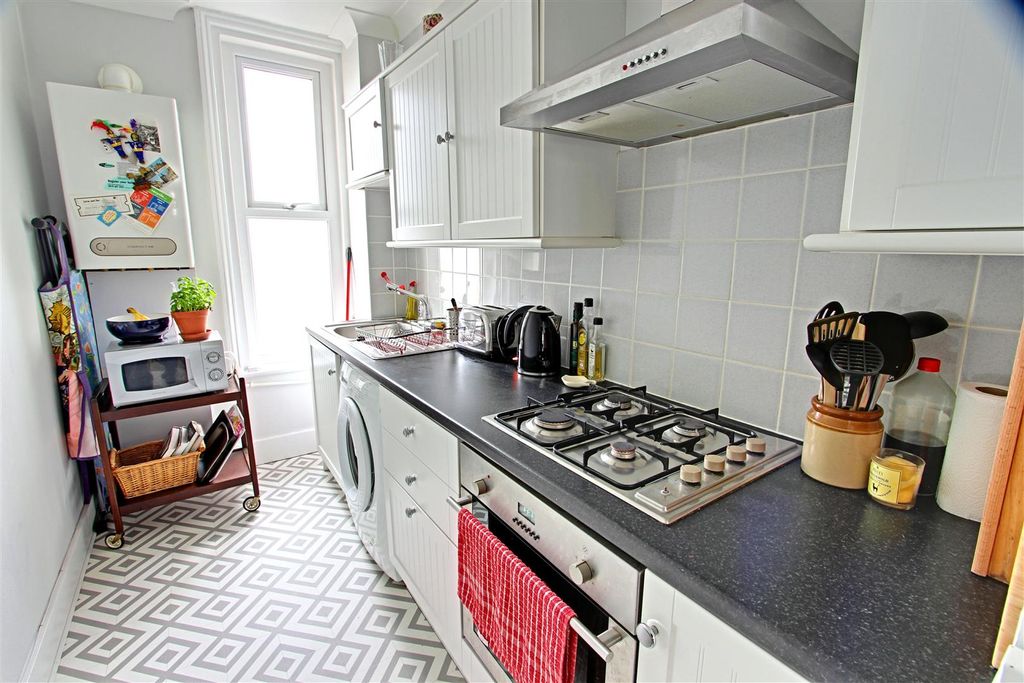 Property photo 3 of 6 Img_2814-Img_2816.Jpg