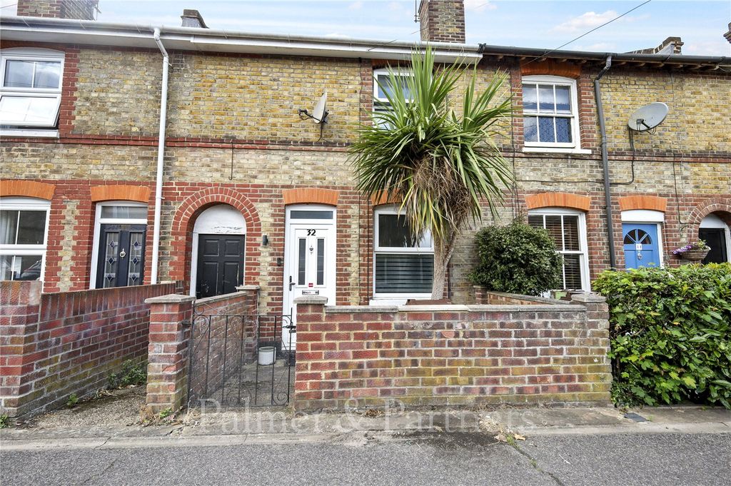 Property photo 1 of 10 External