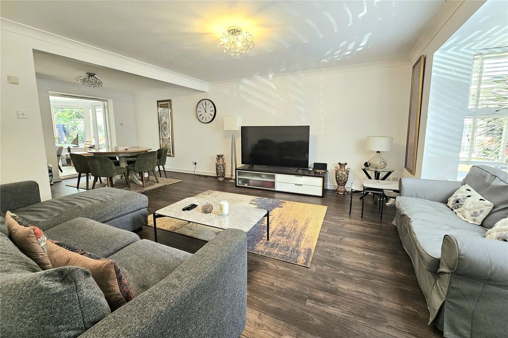Property photo 2 of 19 Picture No. 03