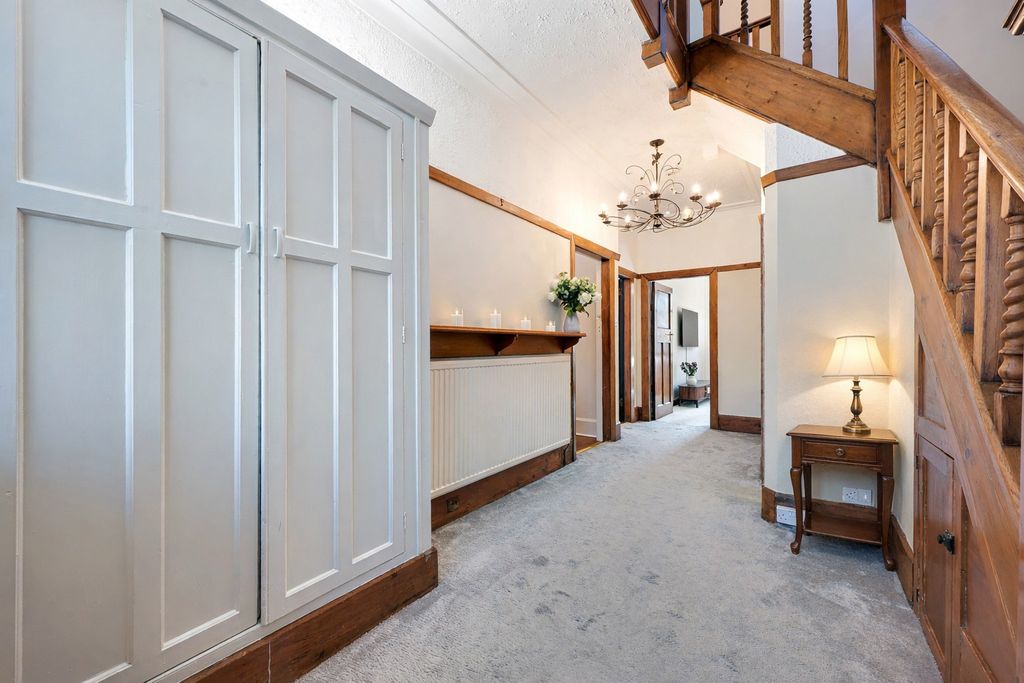 Property photo 3 of 52 4983435