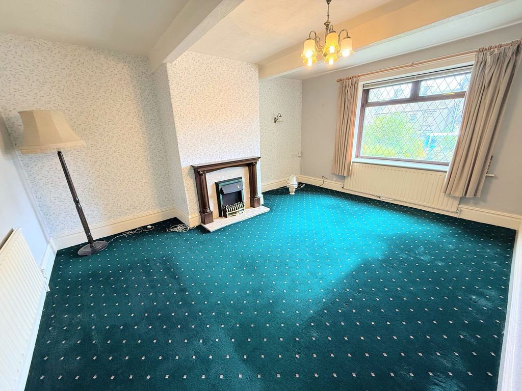 Property photo 2 of 28