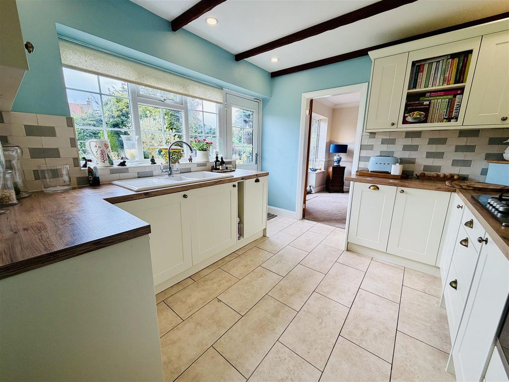 Property photo 3 of 38 Kitchen