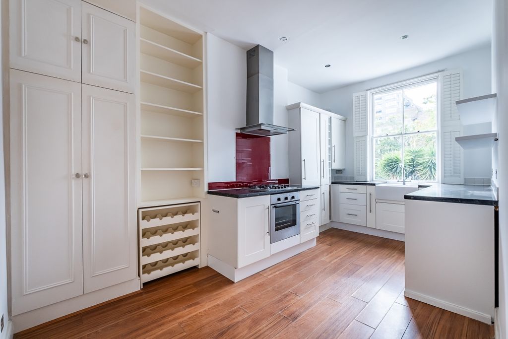 Property photo 2 of 8 Disraeli-Road-04