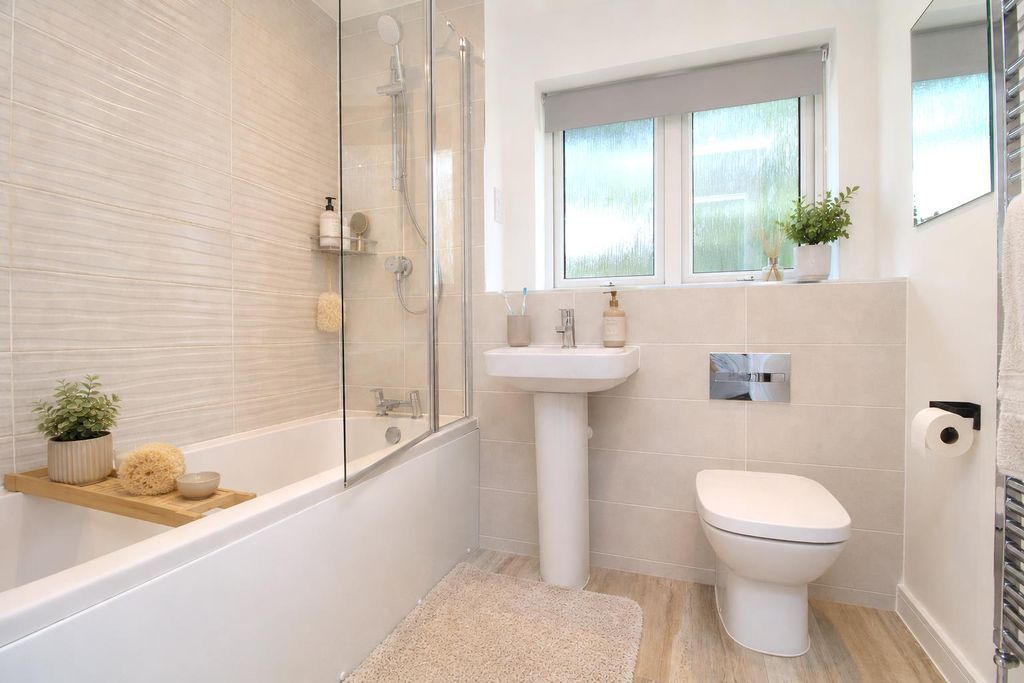 Property photo 1 of 11 Cherry Bathroom.Png