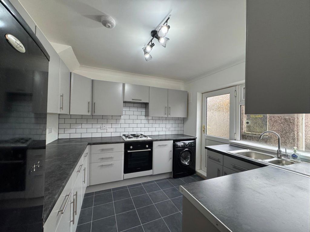 Property photo 2 of 41