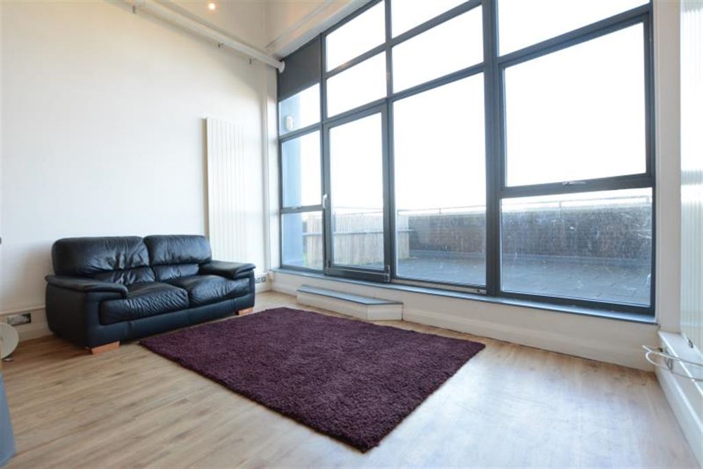 Property photo 2 of 9 Lounge