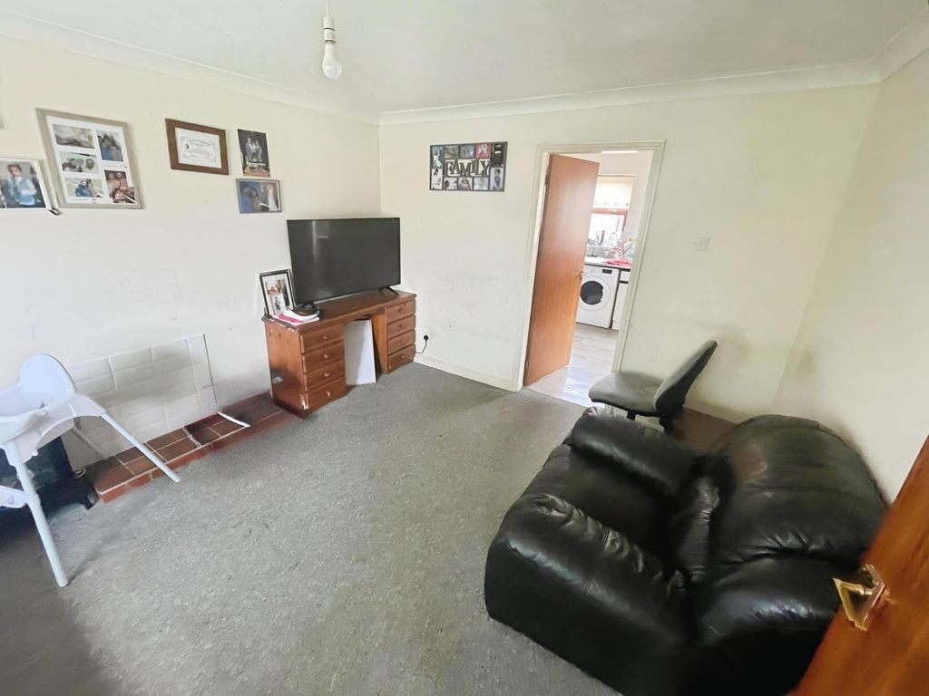 Property photo 3 of 4