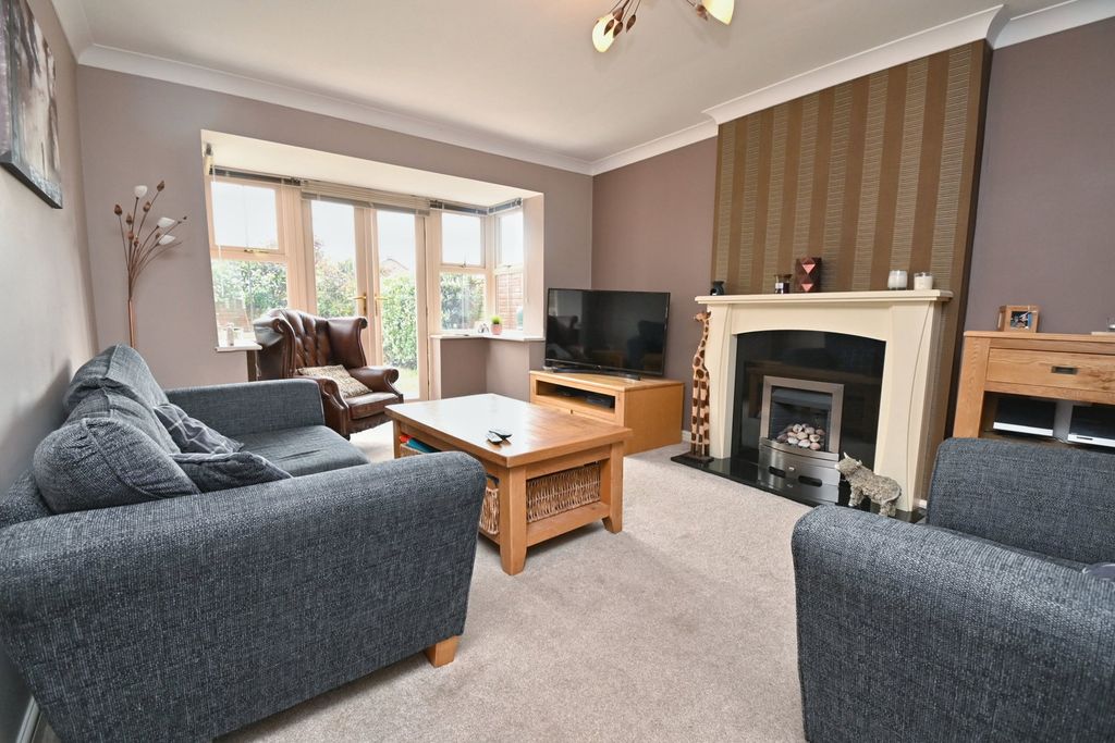 Property photo 3 of 24
