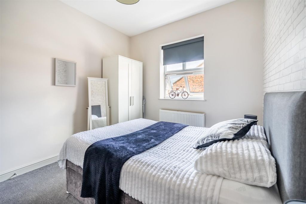 Property photo 3 of 8 42Gt-4.Jpg