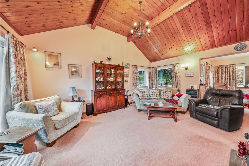 Property photo 3 of 23