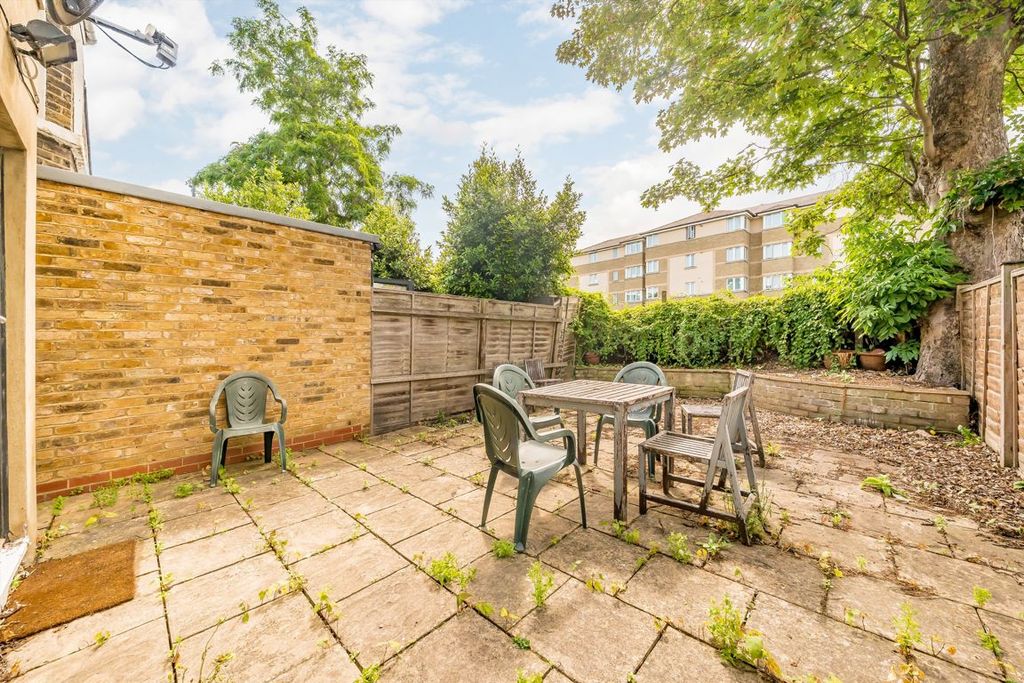 Property photo 2 of 8