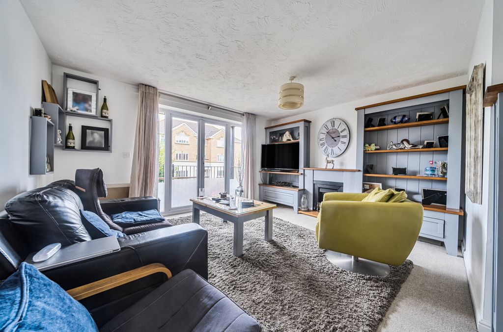 Property photo 2 of 11 1362878-11-68Dfe3...