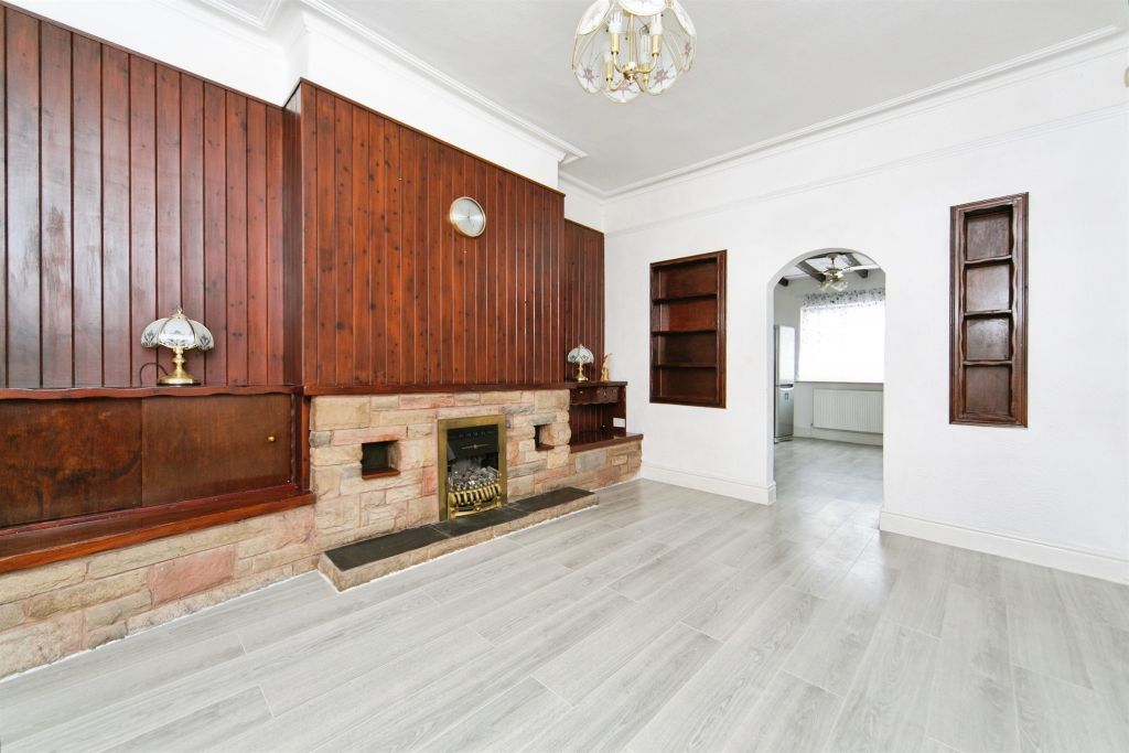 Property photo 3 of 17