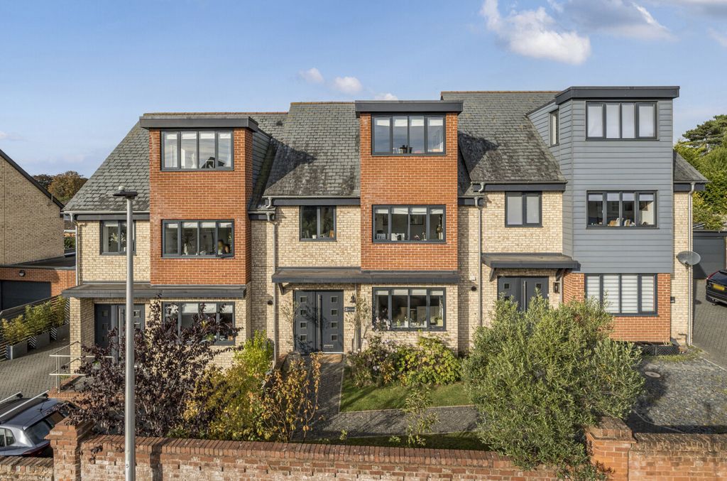 Property photo 1 of 22 Outside Front