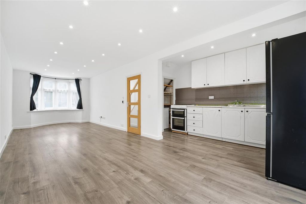 Additional image 5 of 3 bed end terrace house for saleSaxon Avenue, Feltham TW13