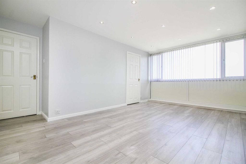Property photo 2 of 8 Living Room