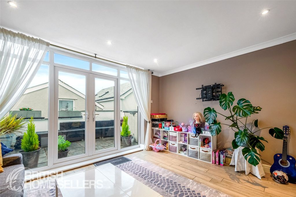 Property photo 3 of 15 Picture No. 03