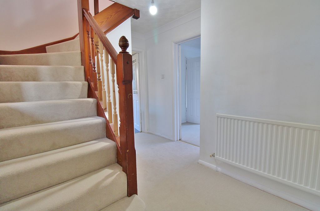 Property photo 2 of 28