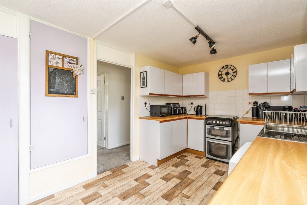 Property photo 3 of 16