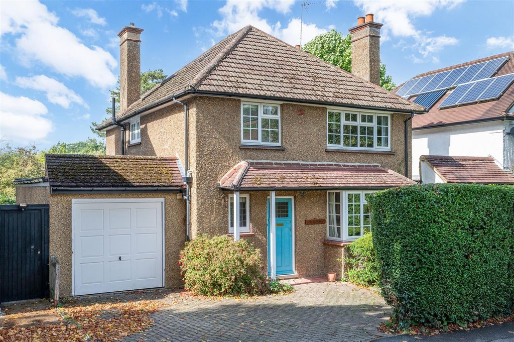 Property photo 1 of 21 Manor Green Road,  (2).Jpg
