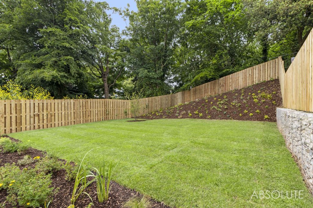 Property photo 2 of 55