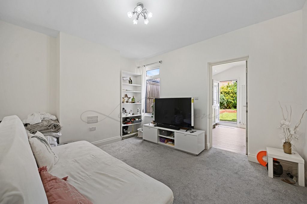 Property photo 2 of 11 Jpg