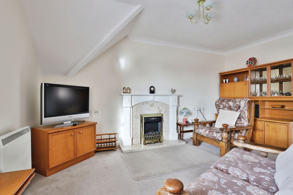 Property photo 3 of 17
