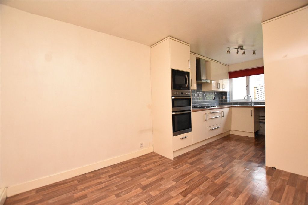 Property photo 2 of 25 Picture No. 16