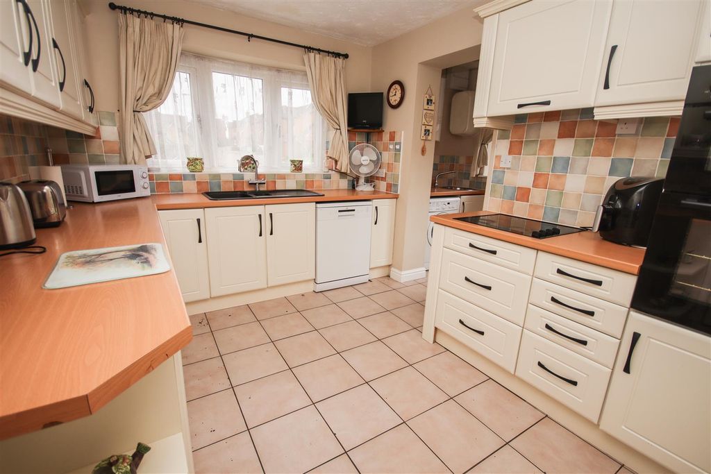 Property photo 2 of 18 Img_1329.Jpg