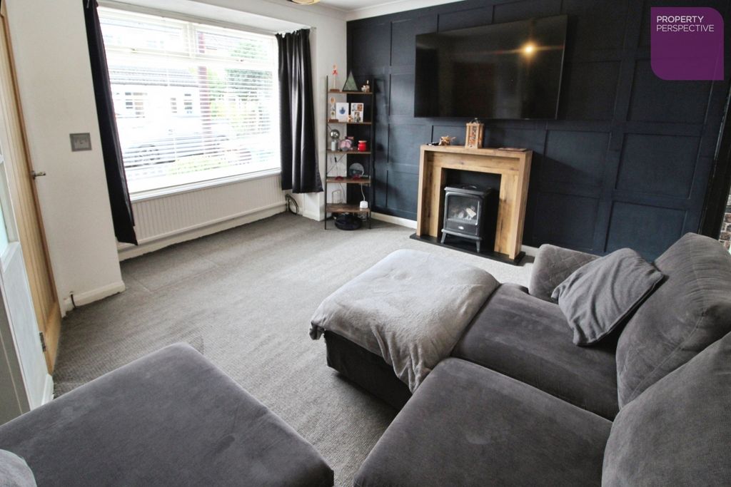 Property photo 2 of 9 Lounge