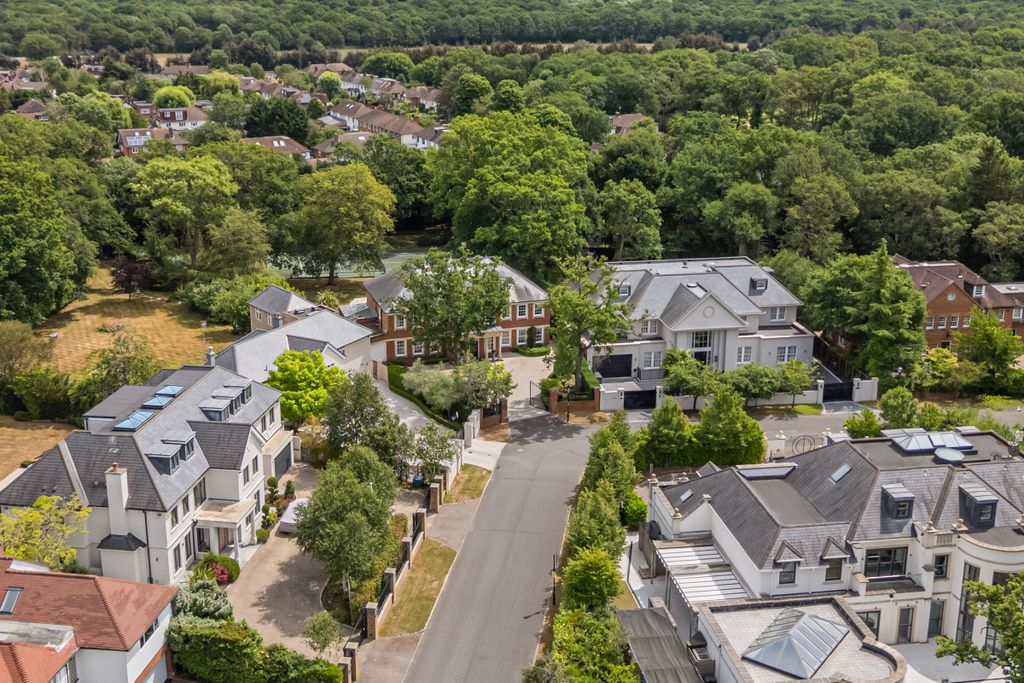 Additional image 19 of 6 bed property for saleCoombe Park, Kingston Upon Thames, South West London KT2, United Kingdom