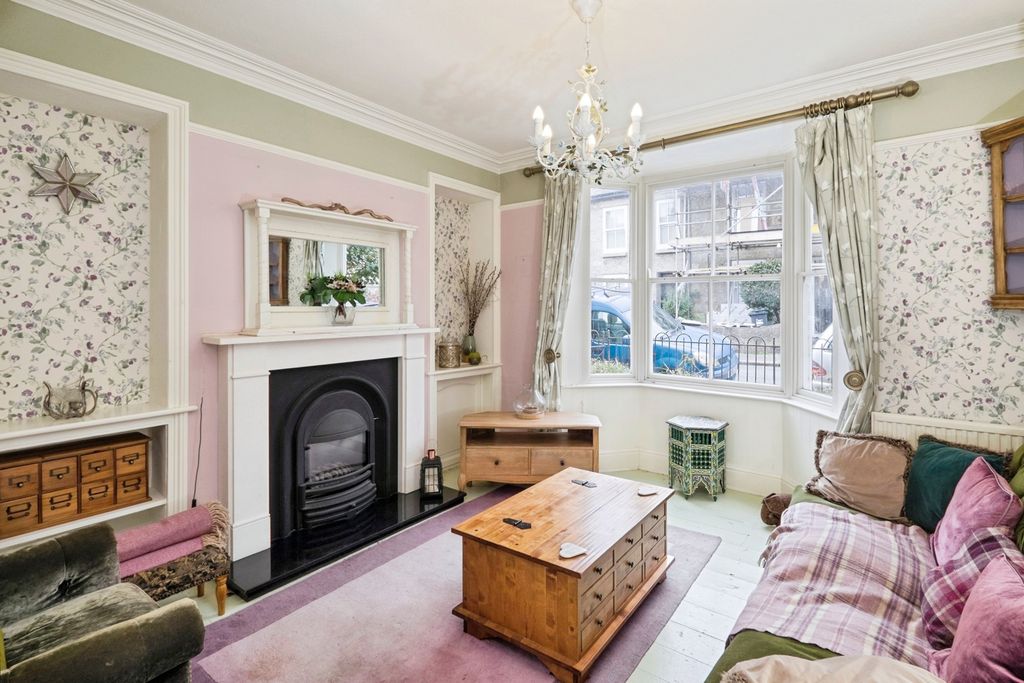 Property photo 2 of 16 Photo