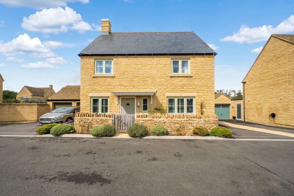 Property photo 2 of 21 External