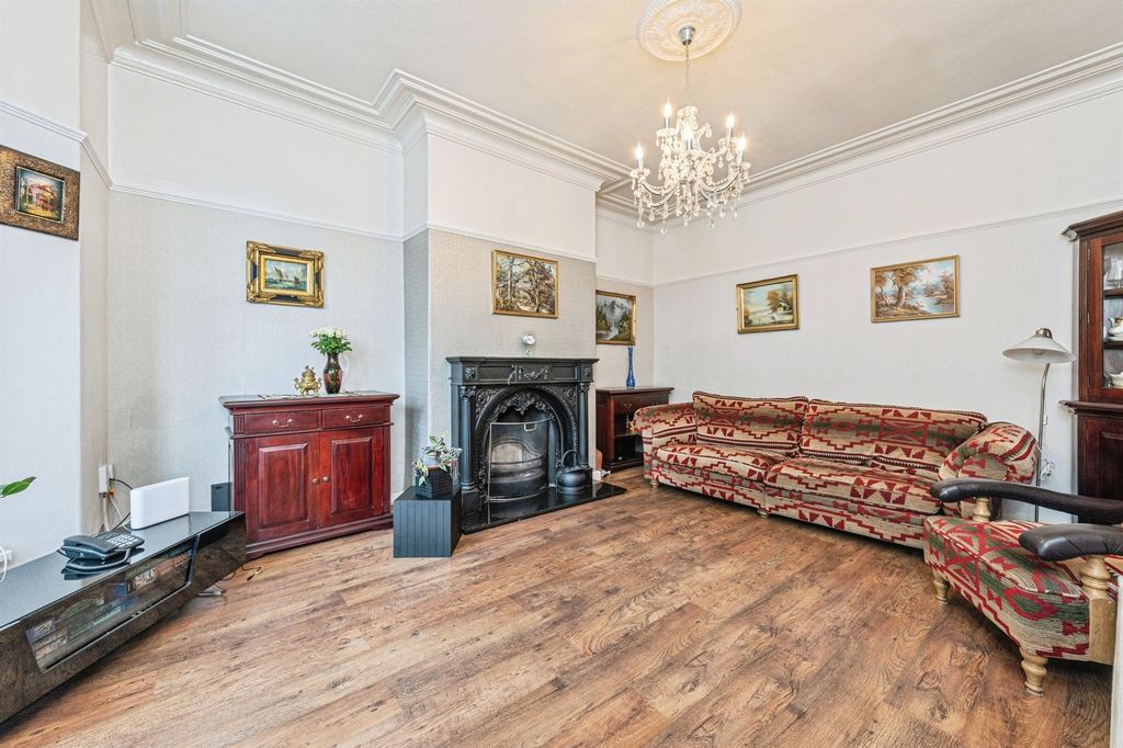 Property photo 3 of 19