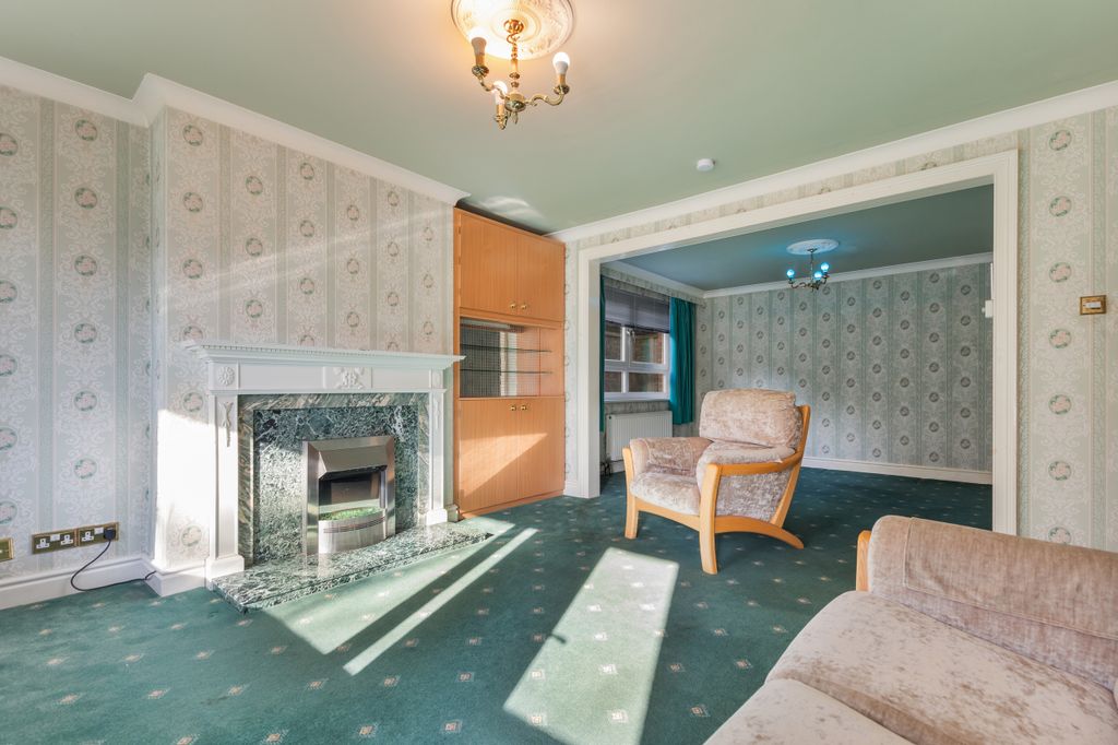 Property photo 3 of 27