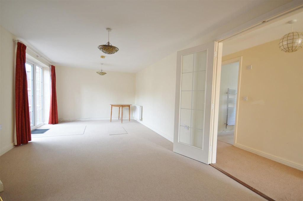 Property photo 3 of 8