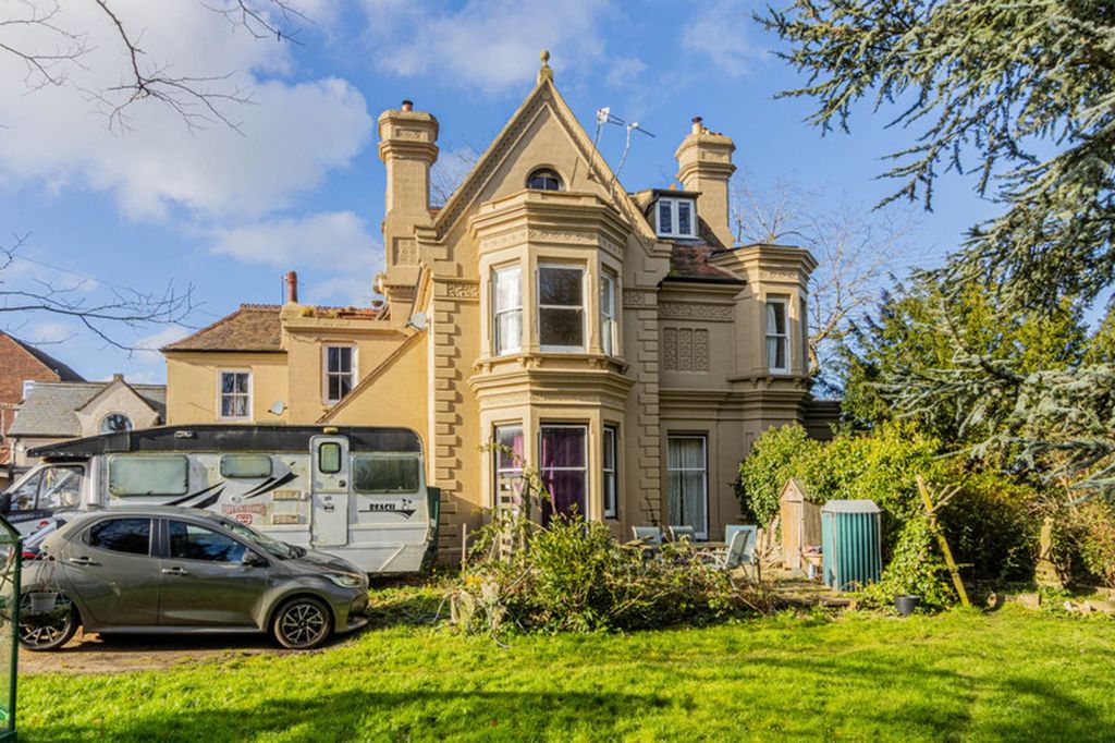 Property photo 1 of 13