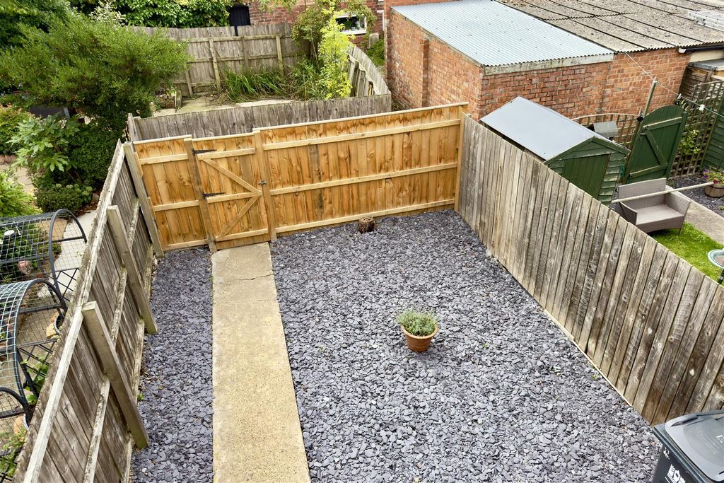 Property photo 3 of 17
