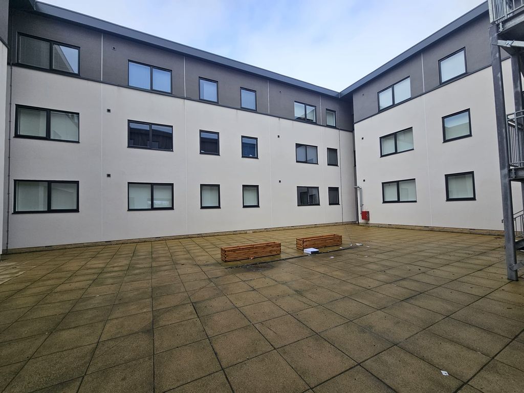 Property photo 2 of 6