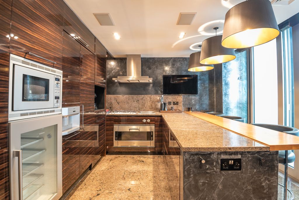 Property photo 1 of 54