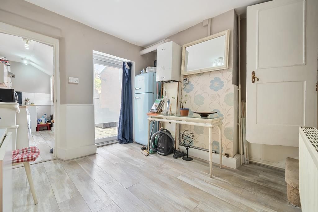 Property photo 3 of 11 Living Space