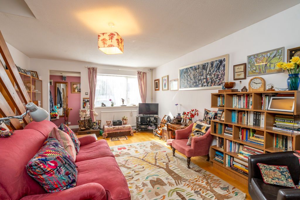 Property photo 3 of 16 Photo 7